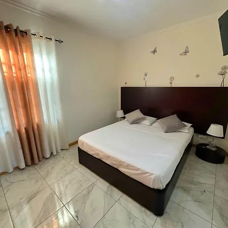 Privat bolig Cozy Private In Funchal, Ensuite Bathroom, Wifi And Great Location