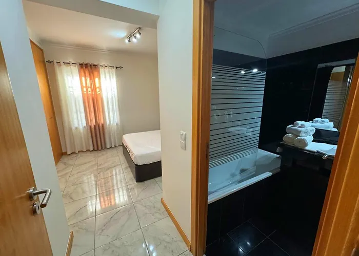 Funchal Cozy Private Room, Ensuite Bathroom, Wifi And Great Location