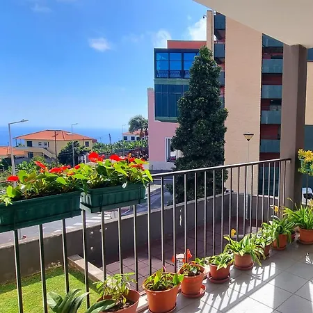 Getaway, Cozy Private With Bathroom And Wifi * Funchal (Madeira)