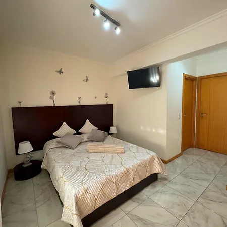 Funchal Cozy Private Room, Ensuite Bathroom, Wifi And Great Location Habitación en casa particular