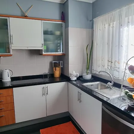 Kwatera prywatna Getaway, Cozy Private With Bathroom And Wifi Funchal (Madeira)