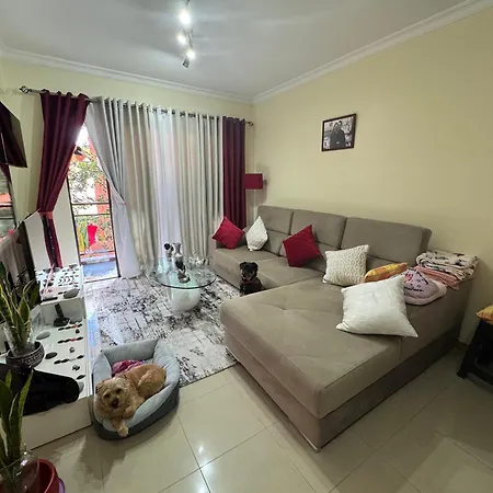 Cozy Ensuite Near Center Wifi 홈스테이 *
