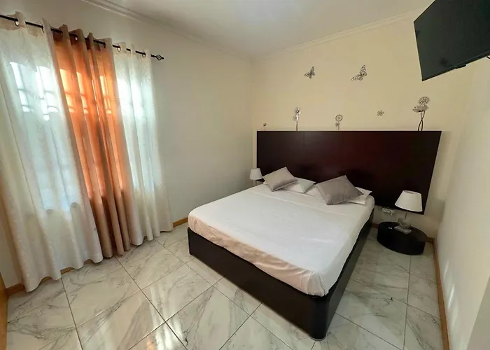 Alloggio in famiglia Funchal Cozy Private Room, Ensuite Bathroom, Wifi And Great Location