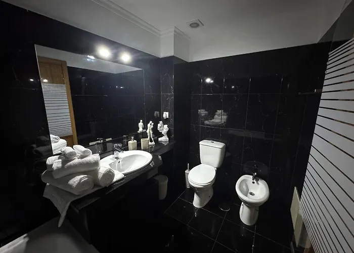 Alloggio in famiglia Funchal Cozy Private Room, Ensuite Bathroom, Wifi And Great Location *