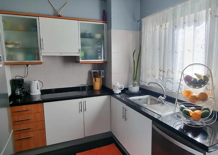 Alloggio in famiglia Funchal Cozy Private Room, Ensuite Bathroom, Wifi And Great Location Funchal (Madeira)