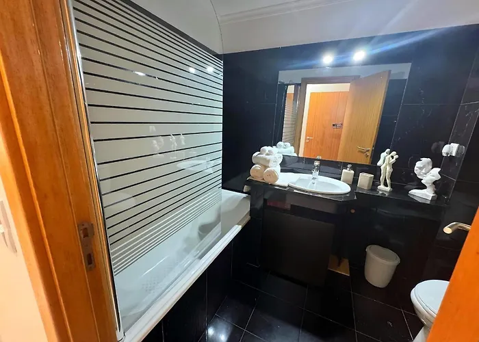 民宿 Funchal Cozy Private Room, Ensuite Bathroom, Wifi And Great Location